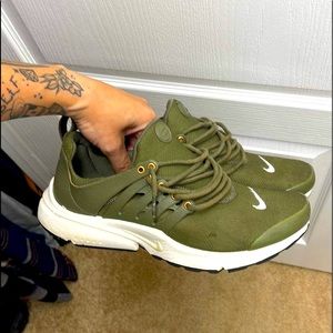 Nike Shoes | Nike Presto Olive \u0026 Cream | Color: Cream/Green | Size: 9 | Jacobwoods217's Closet